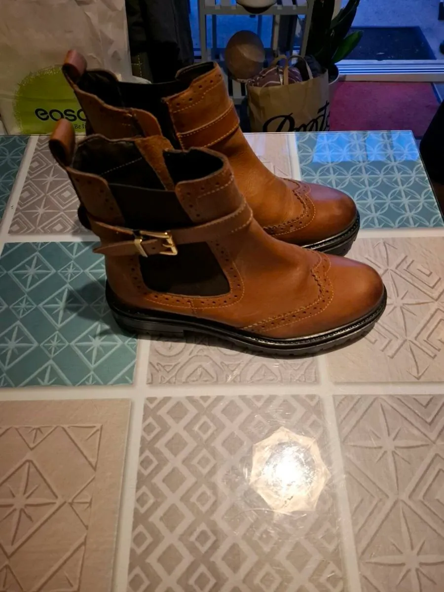 Chelsea Boots - Image 2