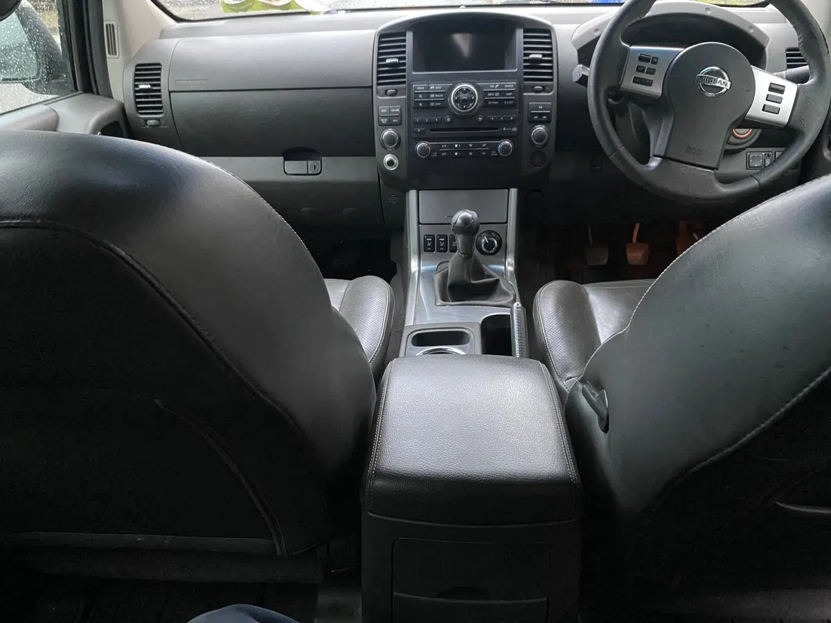 Nissan Navara 2010 - Image 1