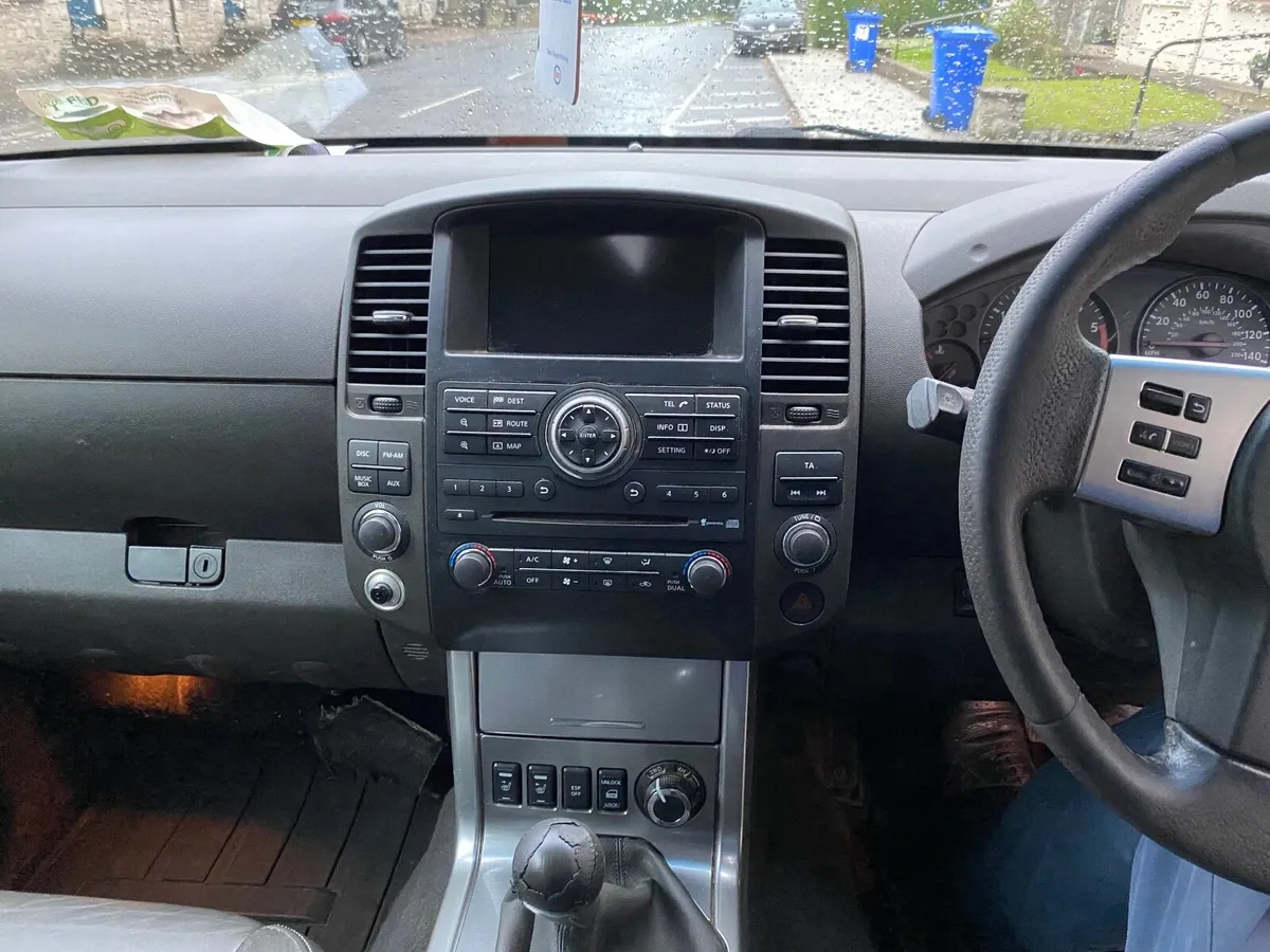 Nissan Navara 2010 - Image 3