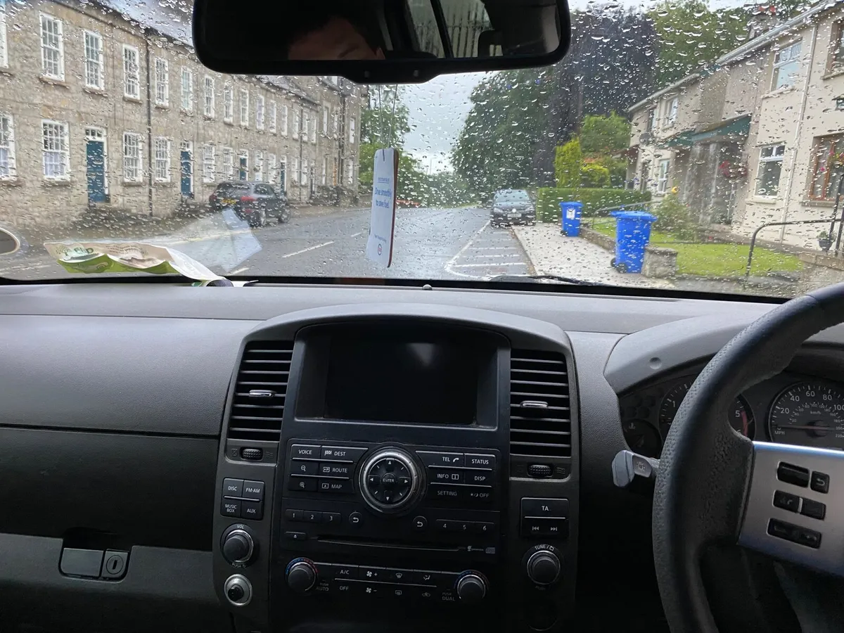 Nissan Navara 2010 - Image 4
