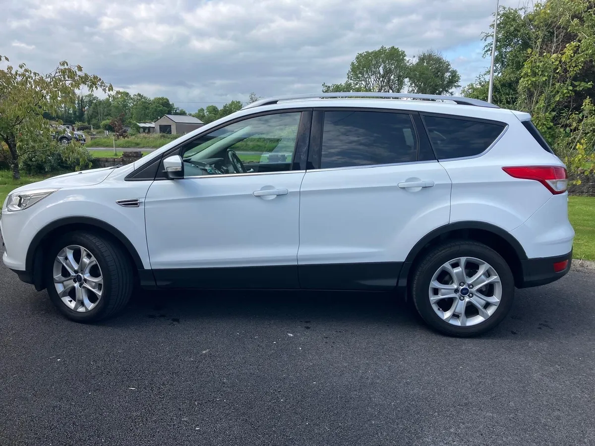 Ford Kuga 2016 - Image 2