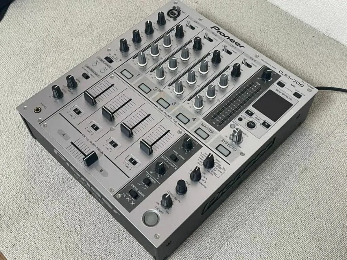 DJM-700 4-channel digital dj mixer - Image 3