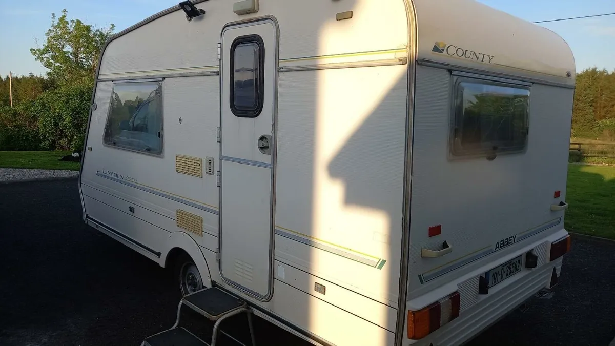 2/3 berth caravan - Image 2