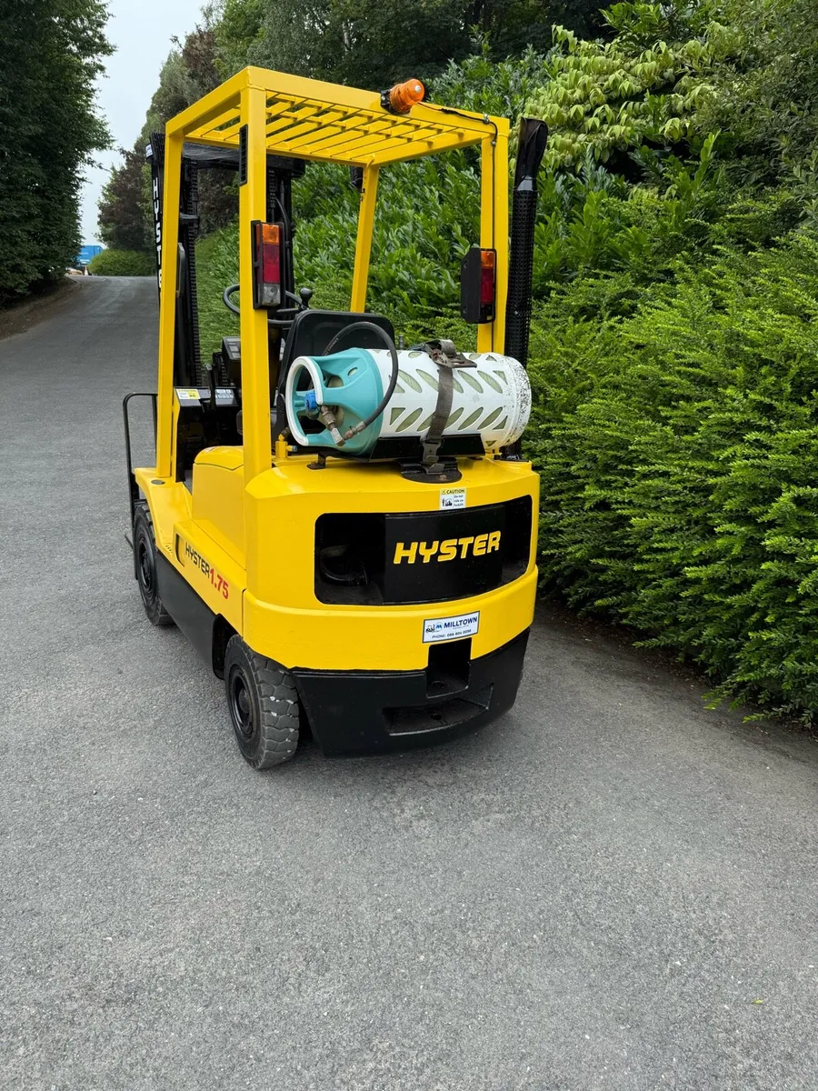 Forklift - Image 3