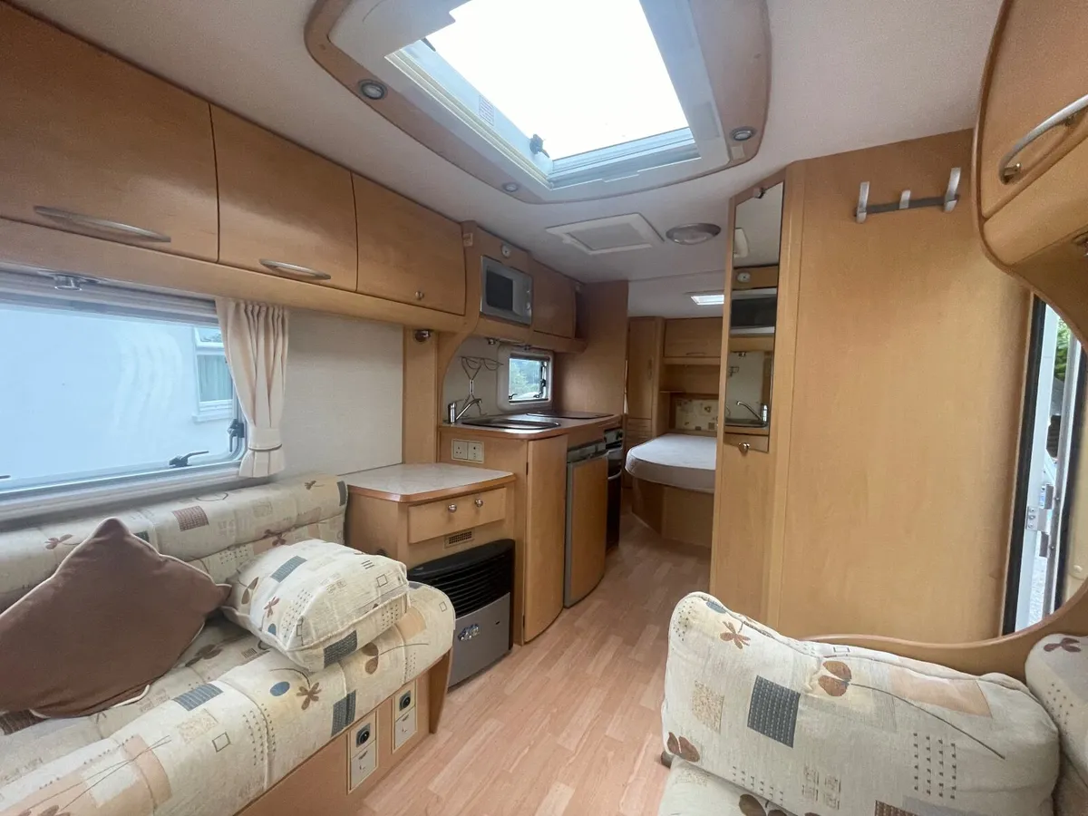 Fixed island caravan - Image 4