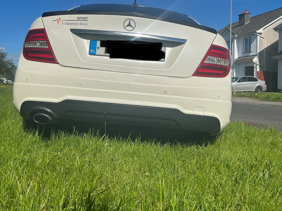 Mercedes Benz c-class C220 2011 - Image 1