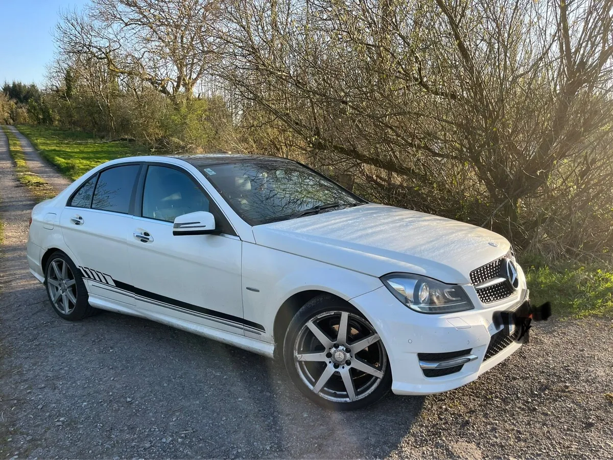 Mercedes Benz c-class C220 2011 - Image 2