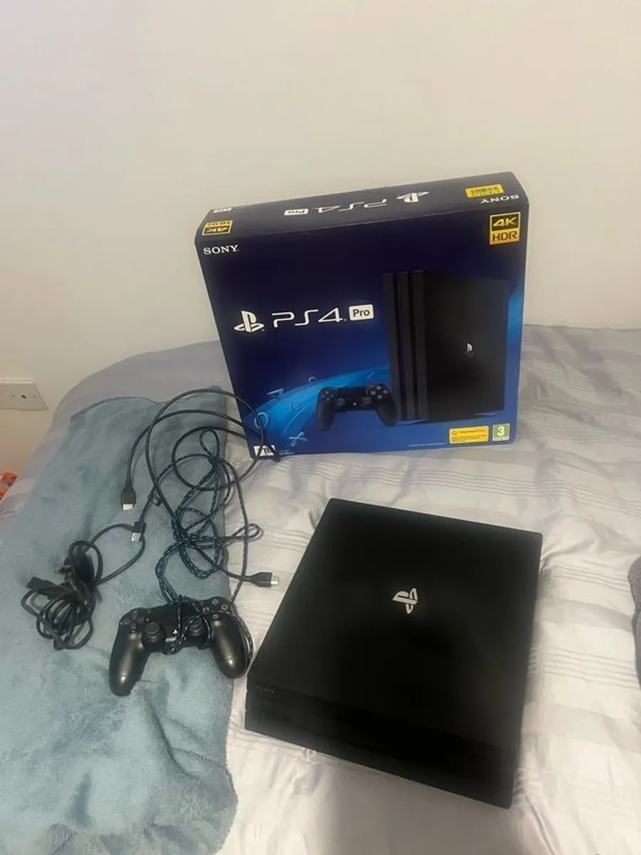 Playstation 4 Pro - Image 2