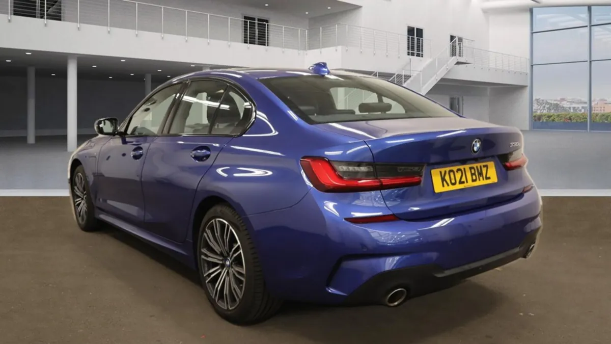 BMW 3-Series 2021 MSPORT - Image 3