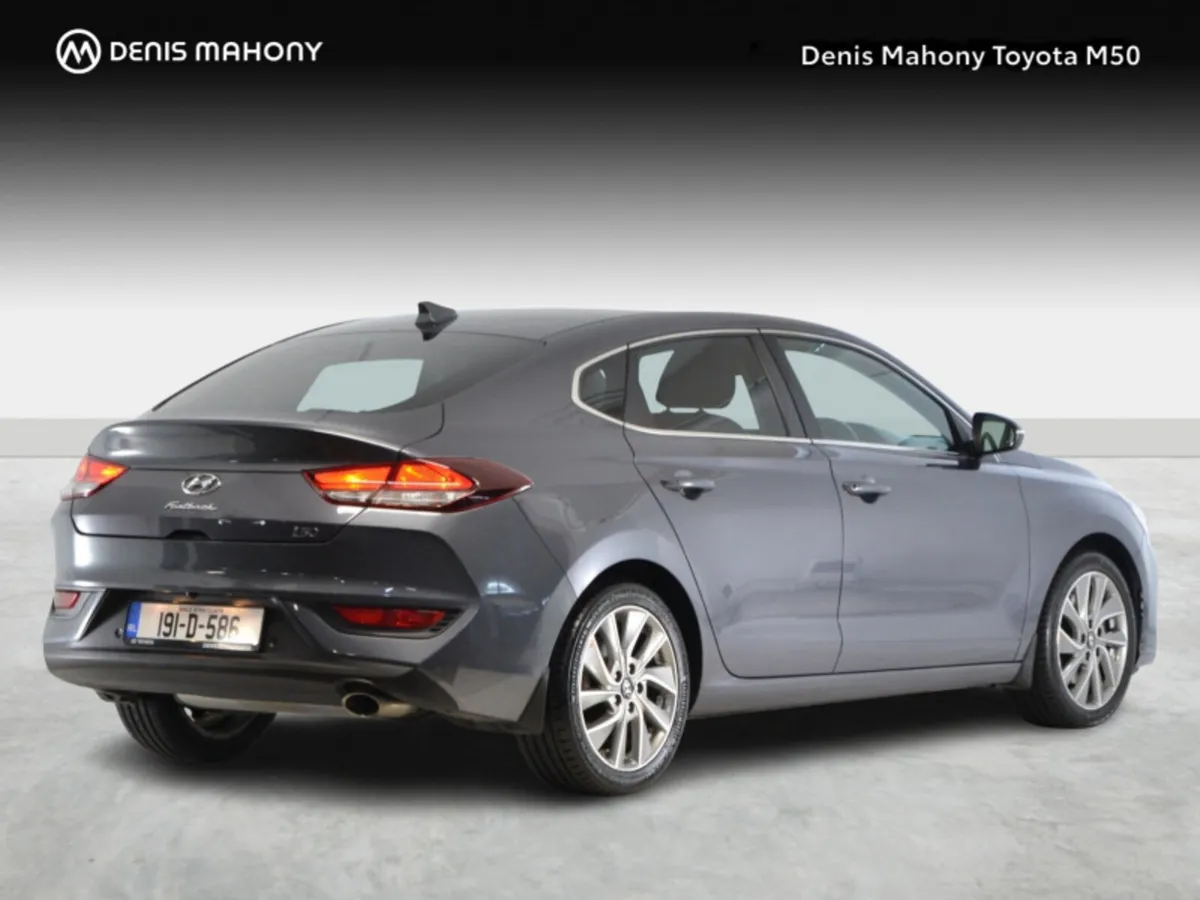Hyundai i30 Fastback - Image 2