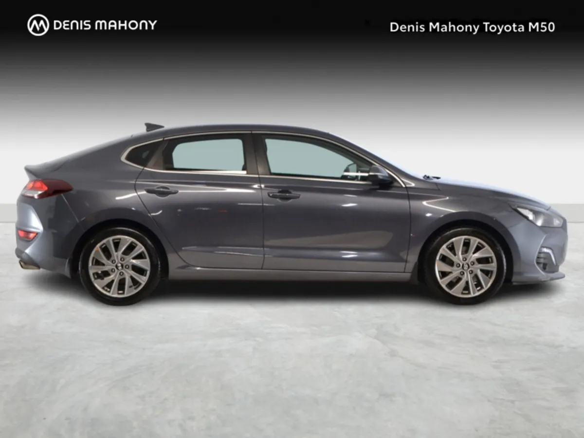 Hyundai i30 Fastback - Image 3