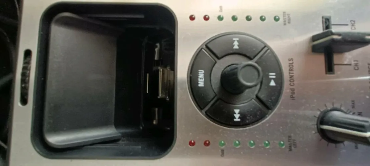 Numark Mixdeck DJ Controller - Image 3