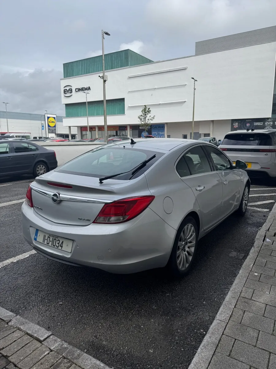 Opel Insignia 2.0 CDTI (160 HP) • 2011 • Top Spec - Image 2