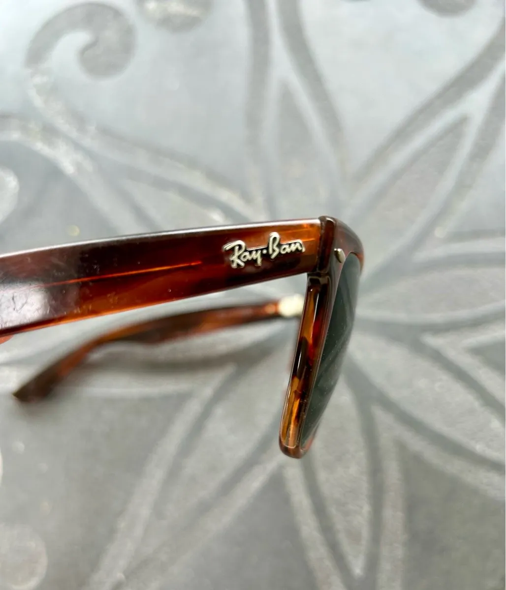 Vintage Ray-Ban Wayfarer sunglasses - Image 3