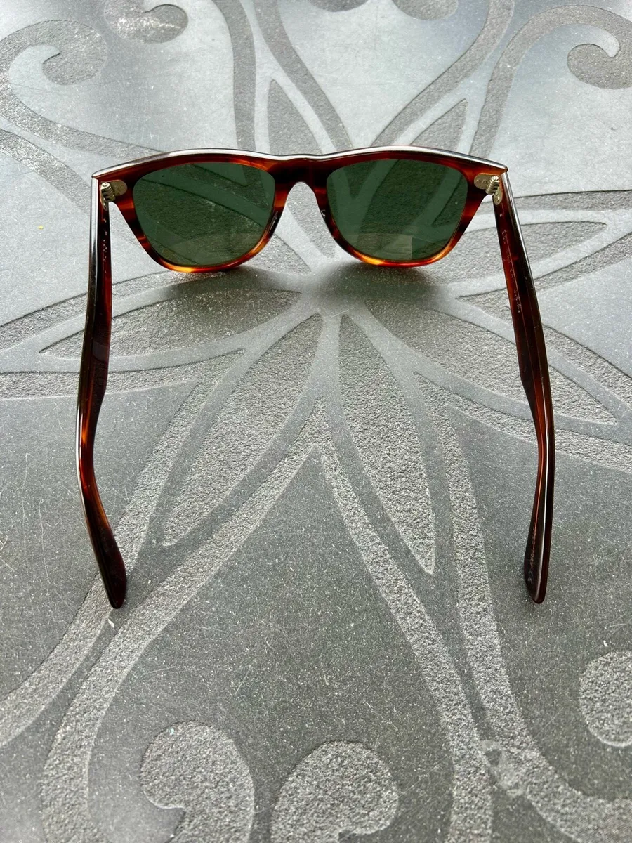 Vintage Ray-Ban Wayfarer sunglasses - Image 4