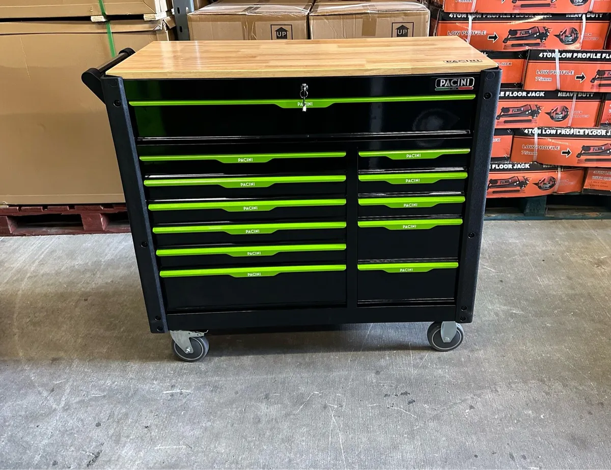 12 DRAWER TOOL BOX COMPLETE WITH TOOLS - Image 1