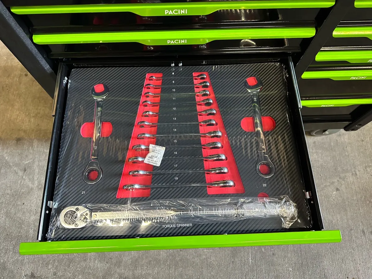 12 DRAWER TOOL BOX COMPLETE WITH TOOLS - Image 4