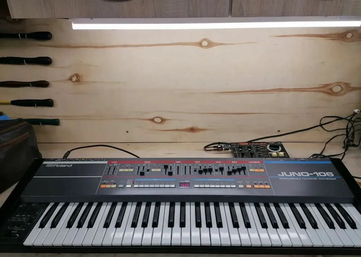 Roland Juno 106 synthesizer - Image 2