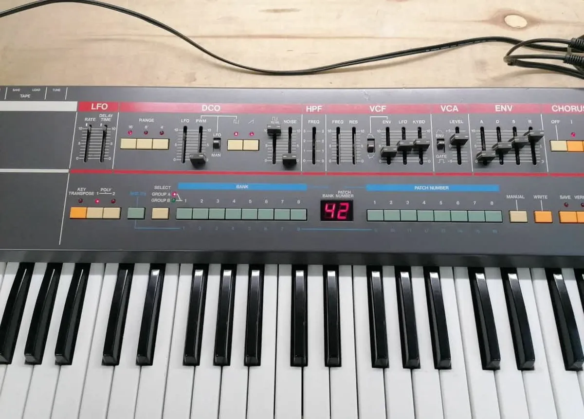 Roland Juno 106 synthesizer - Image 3