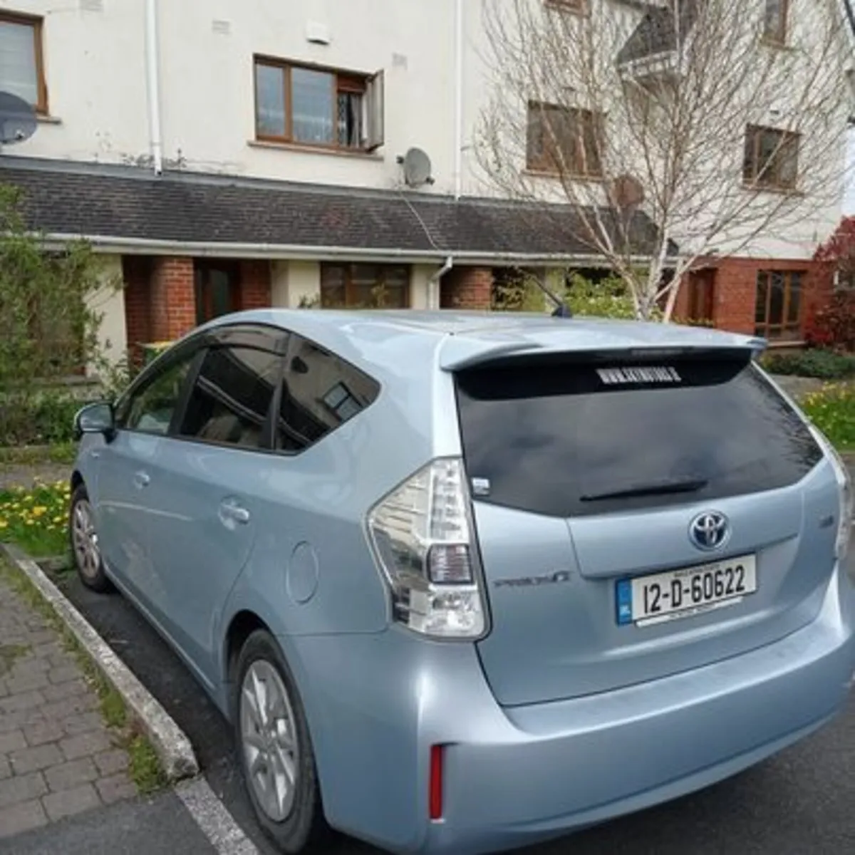 Toyota Prius 2012 - Image 2