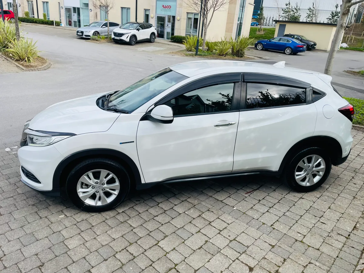 2018 HONDA VEZEL 1.5 HYBIRD AUTOMATIC HIGH SPEC - Image 3