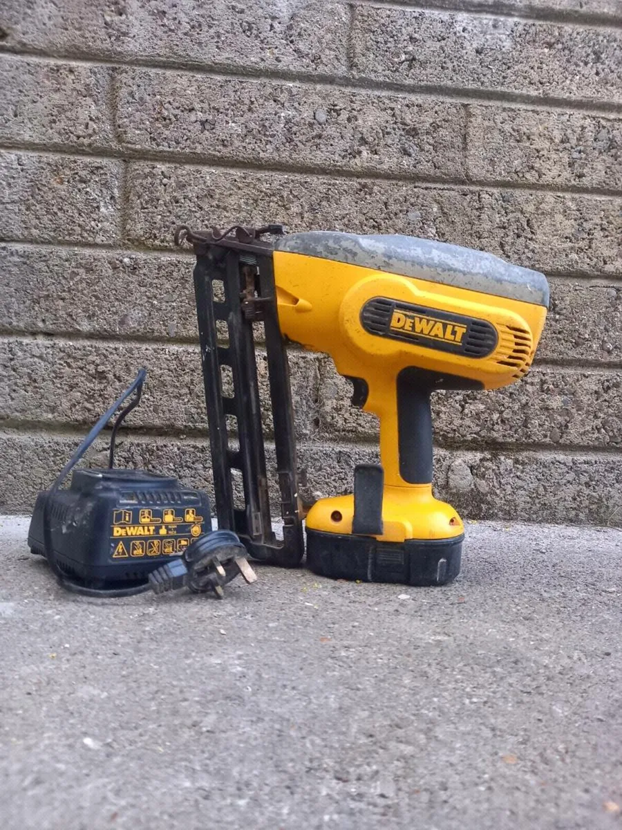 DeWalt Pin Gun - Image 2