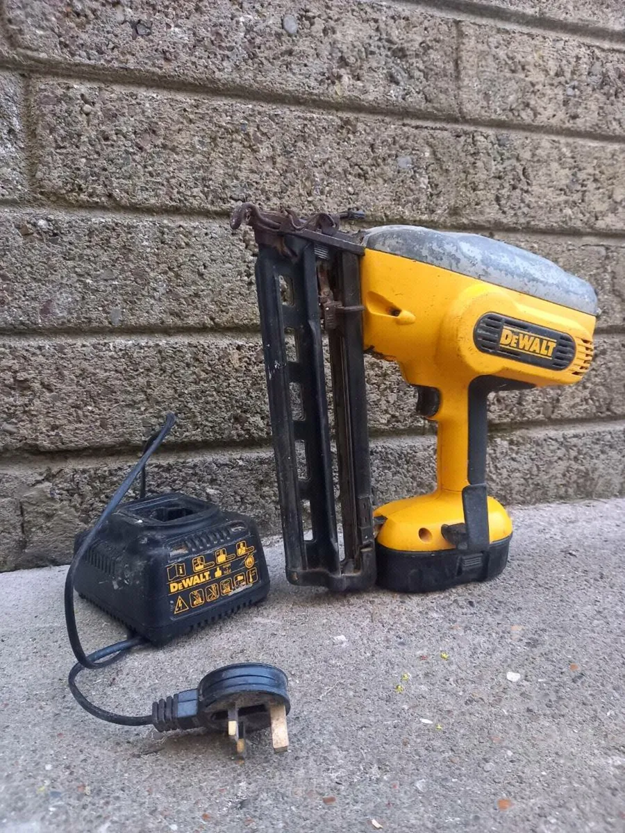 DeWalt Pin Gun - Image 3