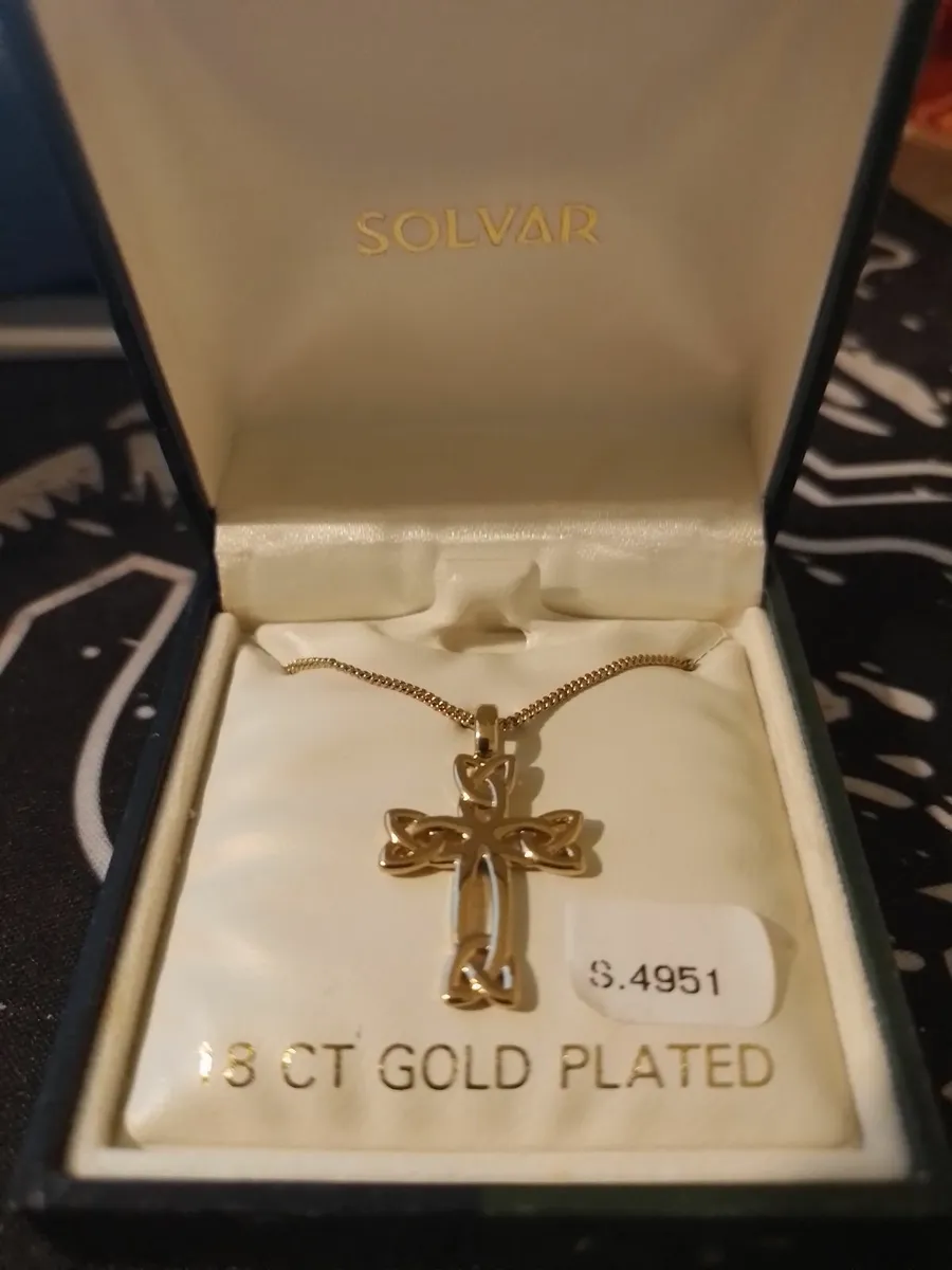 18ct Gold Plated Solvar Cross and Chain - Image 1