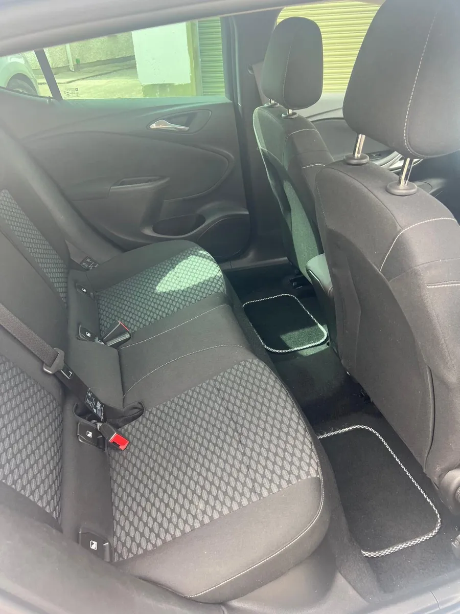 Vauxhall Astra 2018 - Image 3