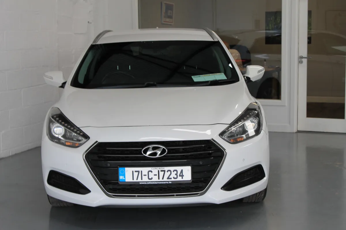 Hyundai i40 2017, SE NAV ESTATE - Image 3