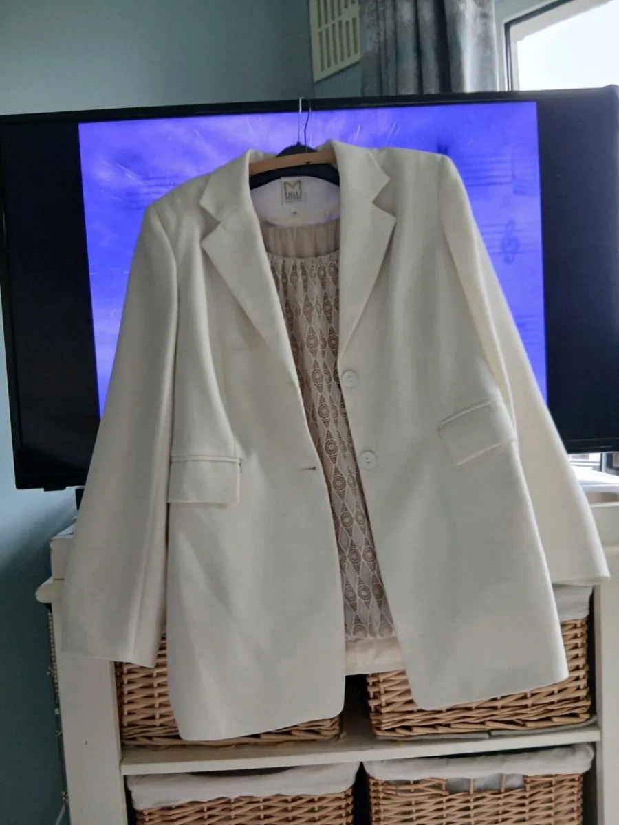 Trouser suit & top - Image 1