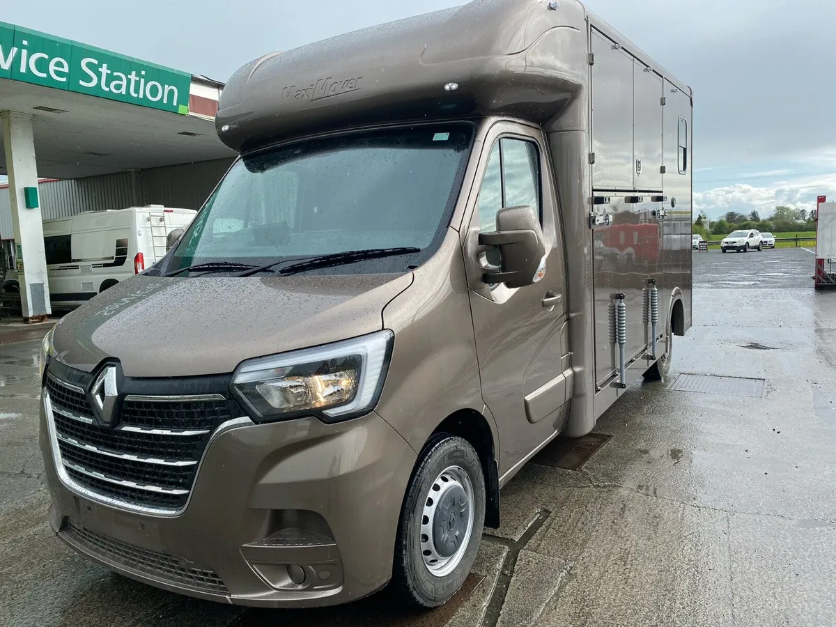 Commercial vehicles painting - Image 2