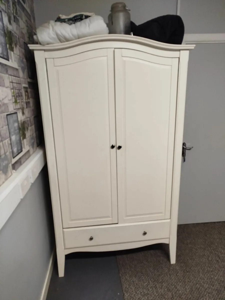 Full length white fridge - Image 1