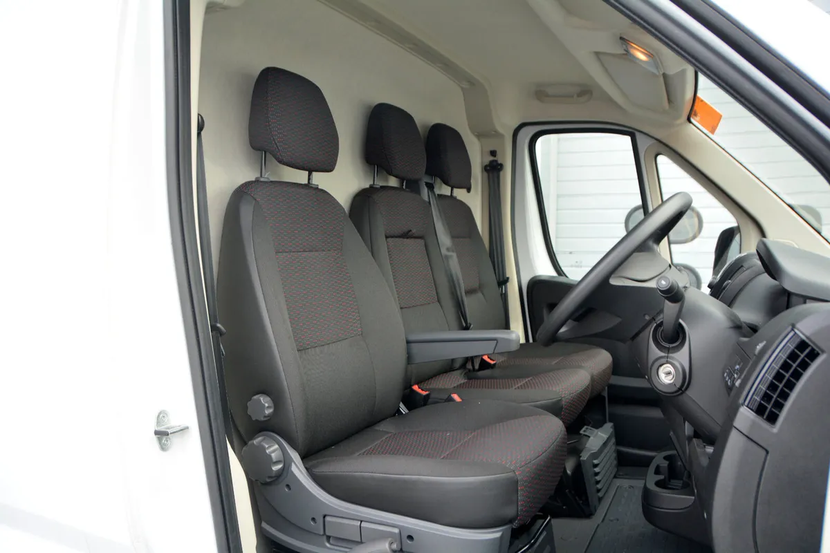 Opel Movano MAXI Volume Luton Low Floor - Image 4