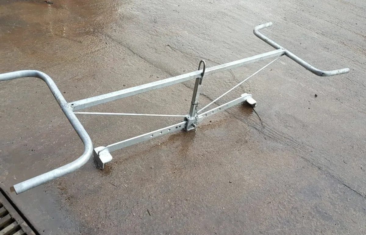 Two man kerb lifter