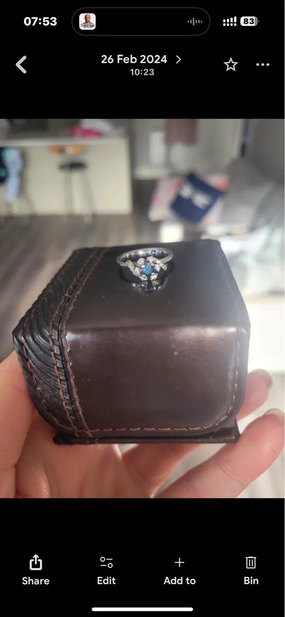 Engagement ring - Image 1