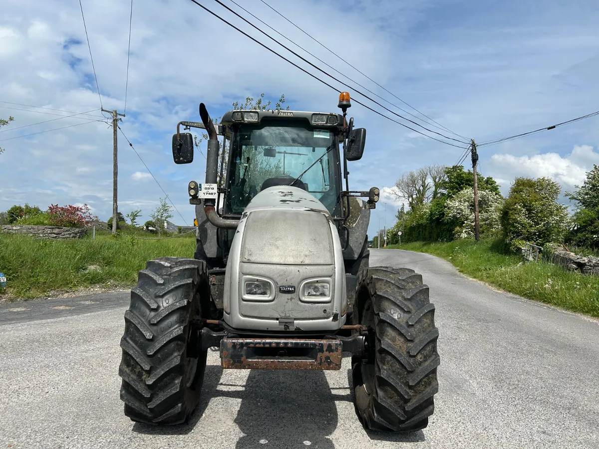 2003 Valtra T130 - Image 4