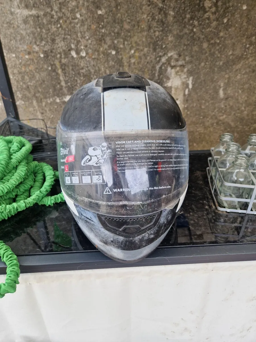 Motor bike helmet - Image 2