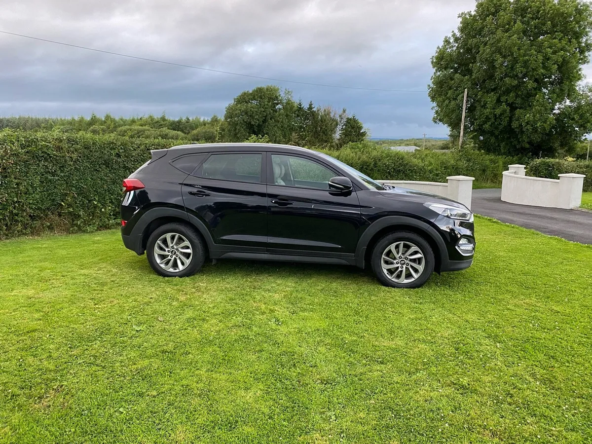 Hyundai Tucson Executive Diesel - Image 4