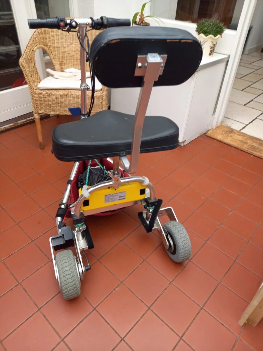 Lithium Battery Travel scoot - Image 4