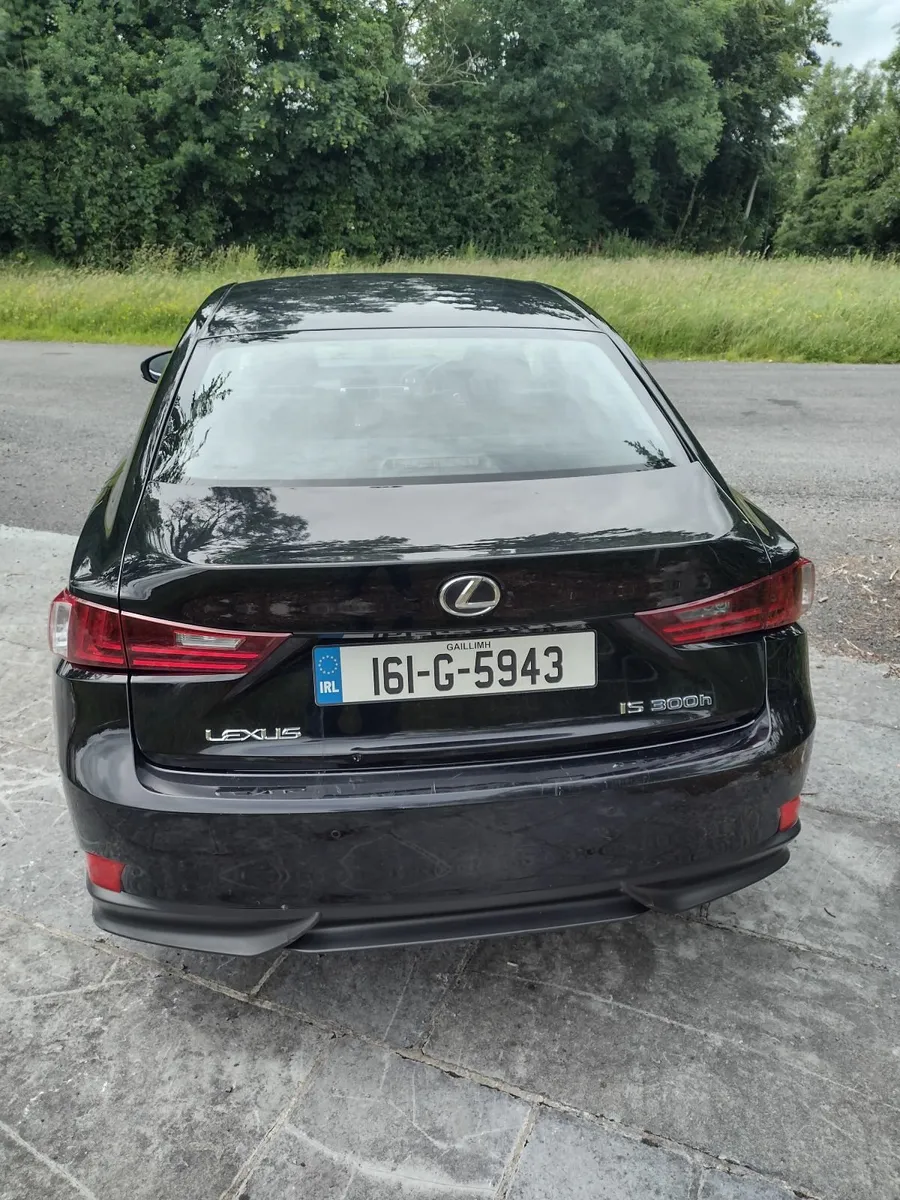 Lexus IS 2016 - Image 4