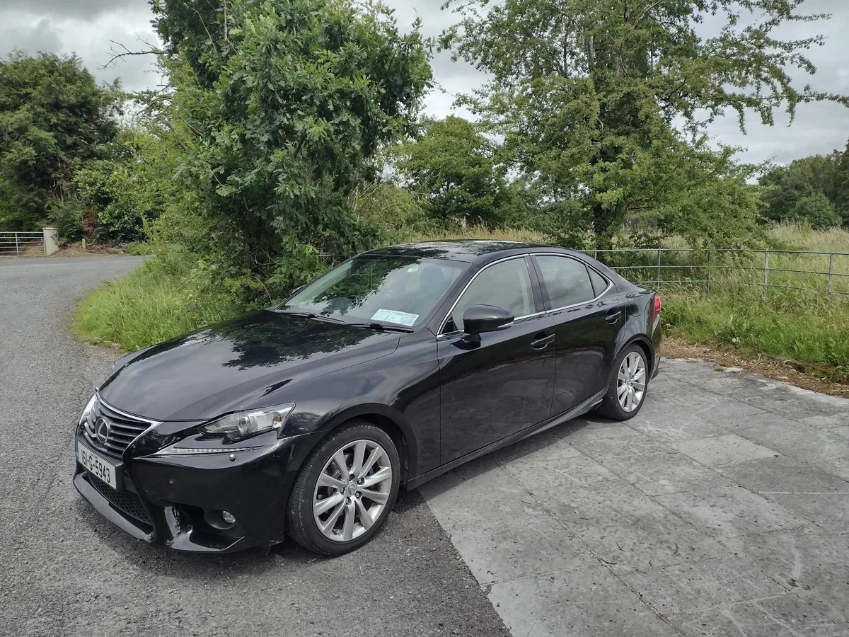Lexus IS 2016 - Image 1
