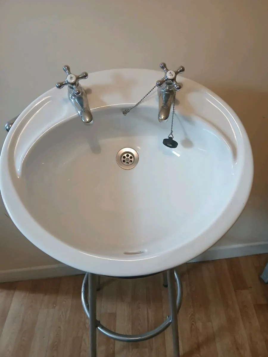 "VANITY SINK" - Image 1