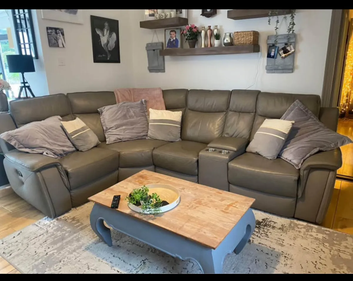 Double reclining taupe leather corner sofa - Image 3
