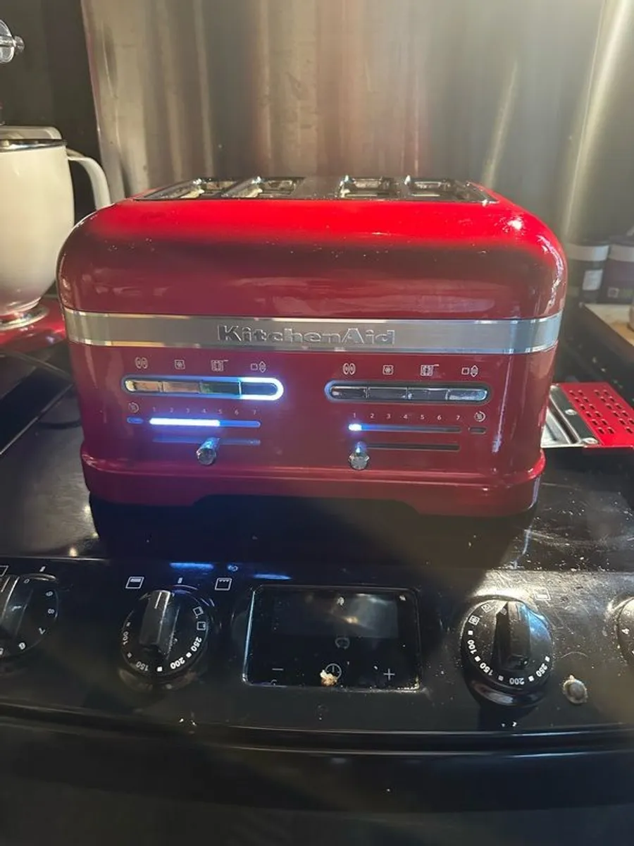KitchenAid 4-slice Artisan Toaster - Image 1