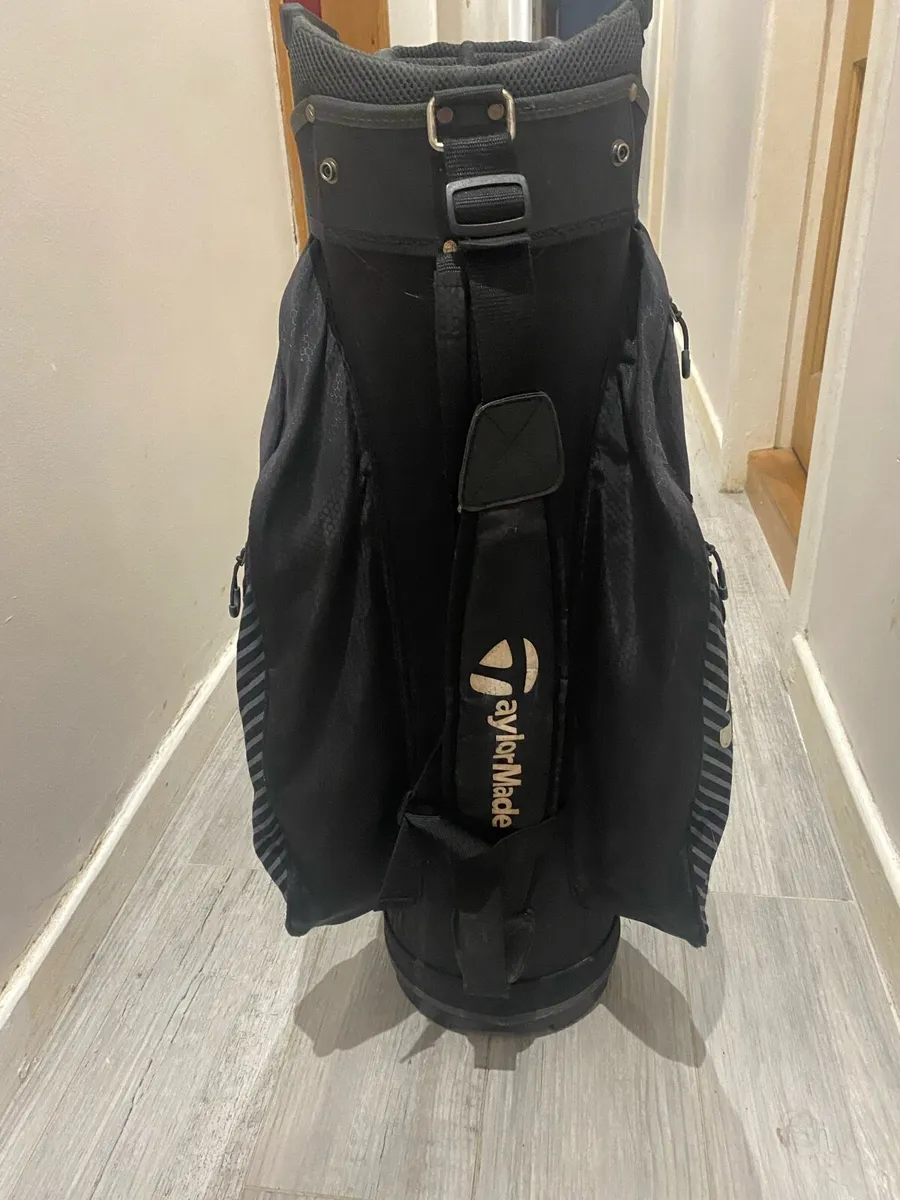 Taylormade golf cart bag - Image 1