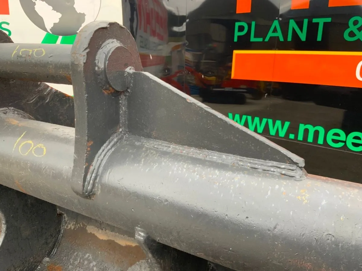 84 GRADING BUCKET100mm PINS - Image 2
