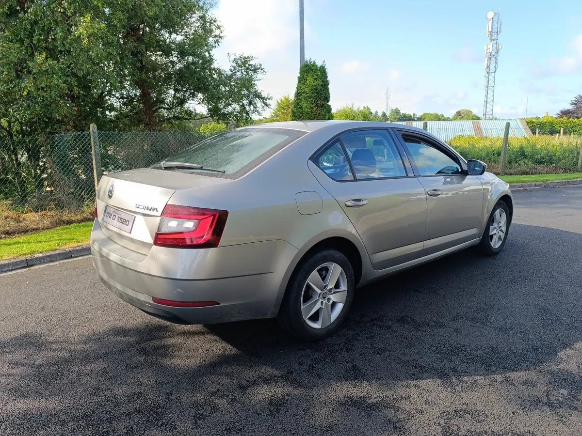 Skoda Octavia 2017 - Image 2