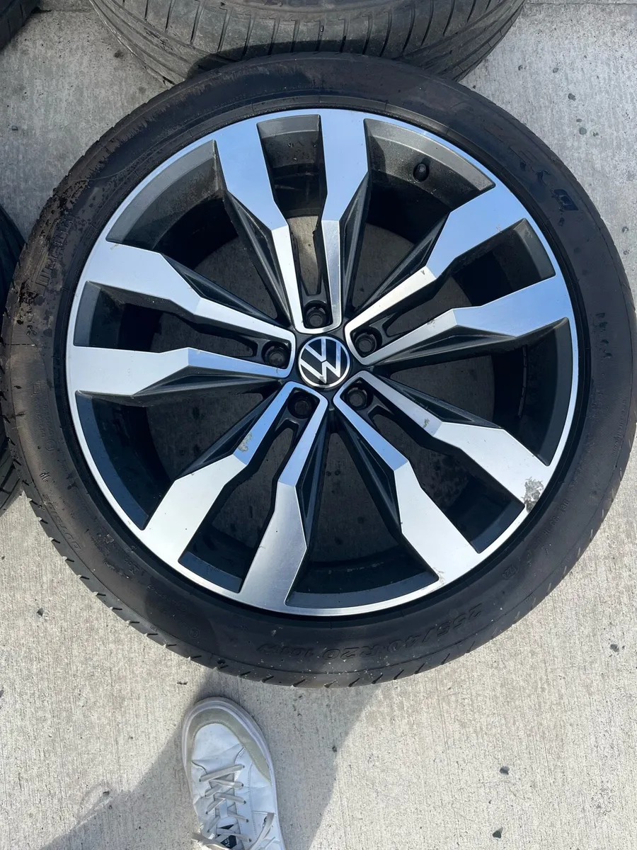 Genuine Volkswagen Tiguan R Line 20” Alloys - Image 4