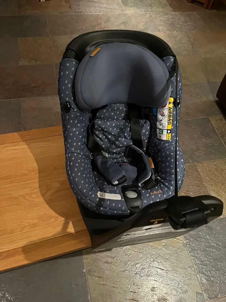 Car seat - Image 1